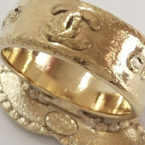 Chanel CC Crystal & Enamel Ring 05A Collection Authentic Vintage Rare - Picture 4 of 9